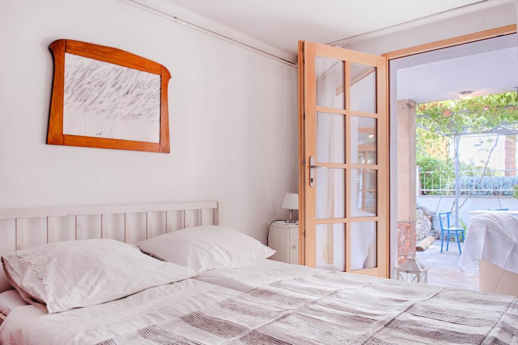 Apartments Mediteraneo Zaboric Ngoại thất bức ảnh